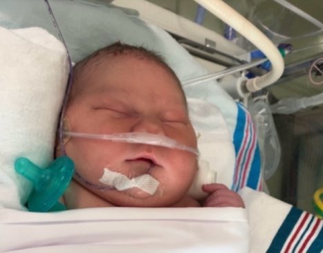 „Aš žinau, ką reiškia didelis kūdikis“: moteris pagimdė beveik 6 kg sūnų ir pribloškė internetą (nuotr. „TikTok“) (nuotr. stop kadras) „Aš žinau, ką reiškia didelis kūdikis“: moteris pagimdė beveik 6 kg sūnų ir pribloškė internetą (nuotr. „TikTok“) (nuotr. stop kadras)