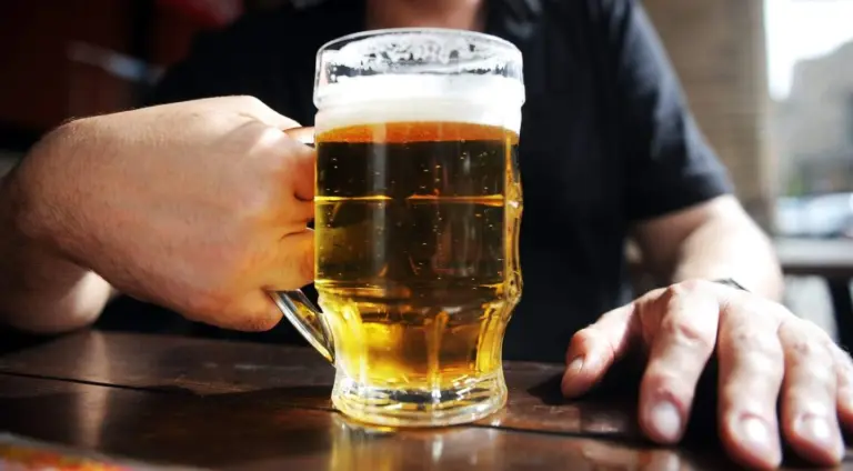 Kas atsitinka jūsų organizmui, jei kasdien geriate alų? 