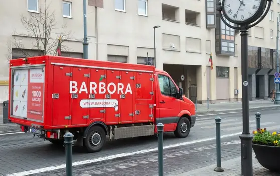 „Barbora“ traukiasi iš dviejų miestų: pirkėjai liks be pristatymo į namus