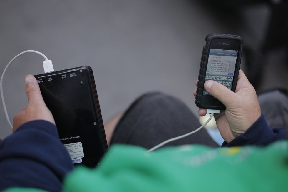 Nešiojamas įkroviklis Nešiojamas įkroviklis