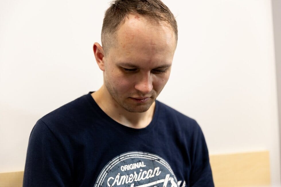 Teismo posėdis Kauno apylinkės teisme dėl įtariamojo nužudymais Beno Mikutavičiaus suėmimo (nuotr. Elta) Teismo posėdis Kauno apylinkės teisme dėl įtariamojo nužudymais Beno Mikutavičiaus suėmimo (nuotr. Elta)