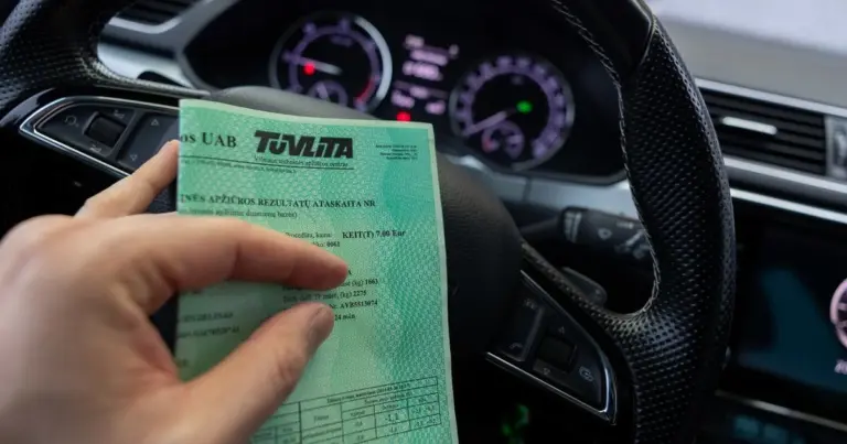 „Žalio lapo“ negausite, jei tai pamatys automobilyje: štai ką tikrina
