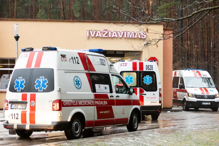 Lietuvos ligoninėse – chaosas: stabdomos operacijos ir tyrimai, ministerija skėsčioja rankomis?