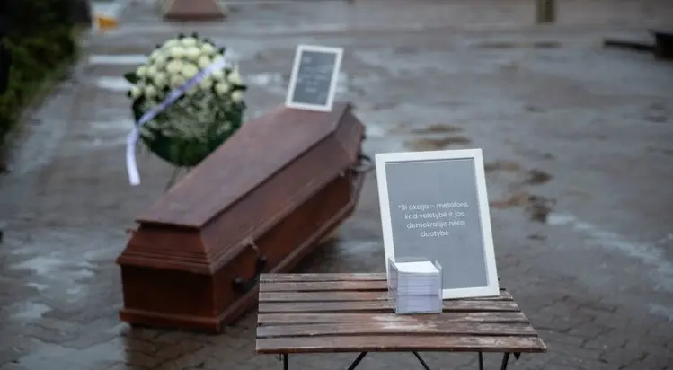Tai kas įvyko šiandien prie Seimo šokiravo Lietuvos gyventojus