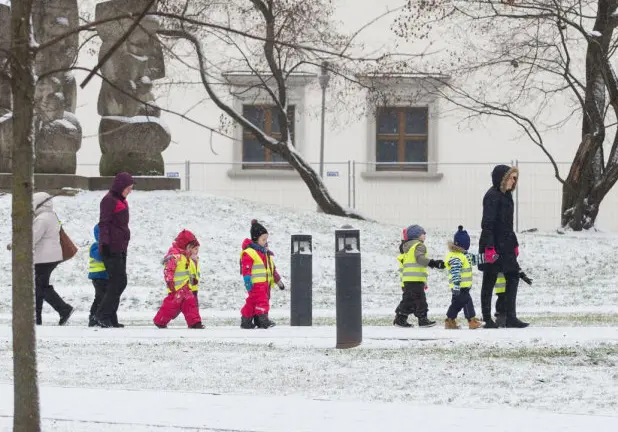 Atkeliauja šalčiai: kada mokiniai gali neiti į mokyklą