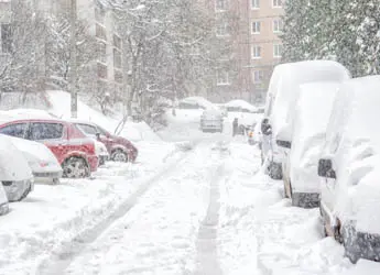 Būtinai likite namuose. Įspėja dėl sudėtingų oro sąlygų