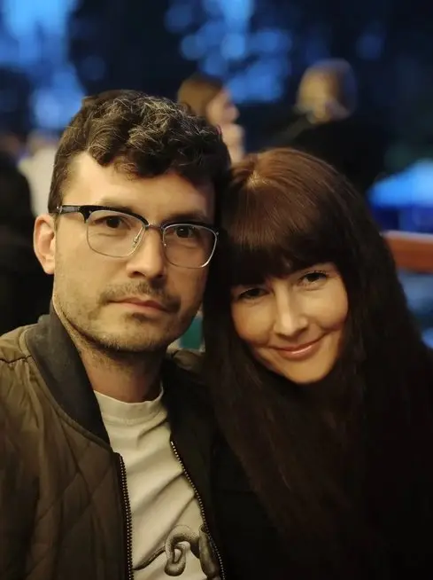 Guzel su vyru Denisu (nuotr. asm. archyvo) Guzel su vyru Denisu (nuotr. asm. archyvo)