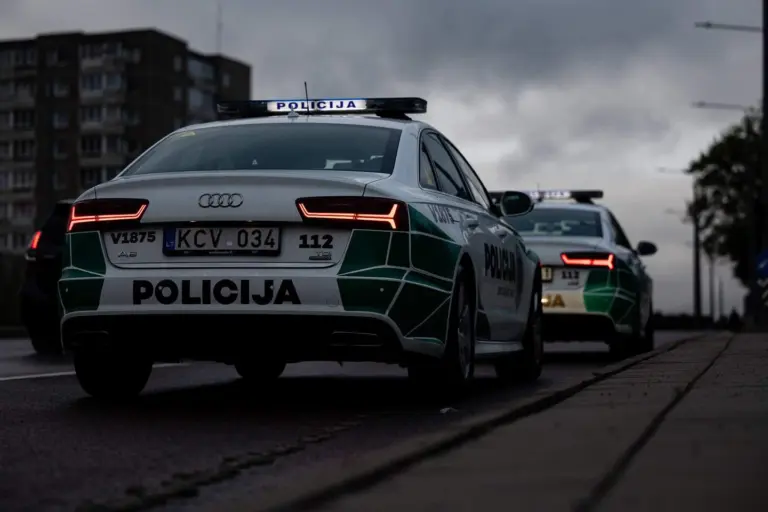 Žiauri žmogžudystė Marijampolėje: policija sulaikė 3 įtariamuosius