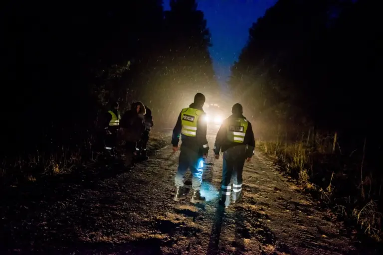 19-metį pervažiavęs ir pasprukęs krovininio „Mercedes“ vairuotojas į dienos šviesą išvilktas po 10 valandų: auka mirė