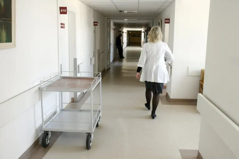 Kaunietė apstulbo, ką iškrėtė girta poliklinikos slaugytoja: iškart nušalinta nuo darbo