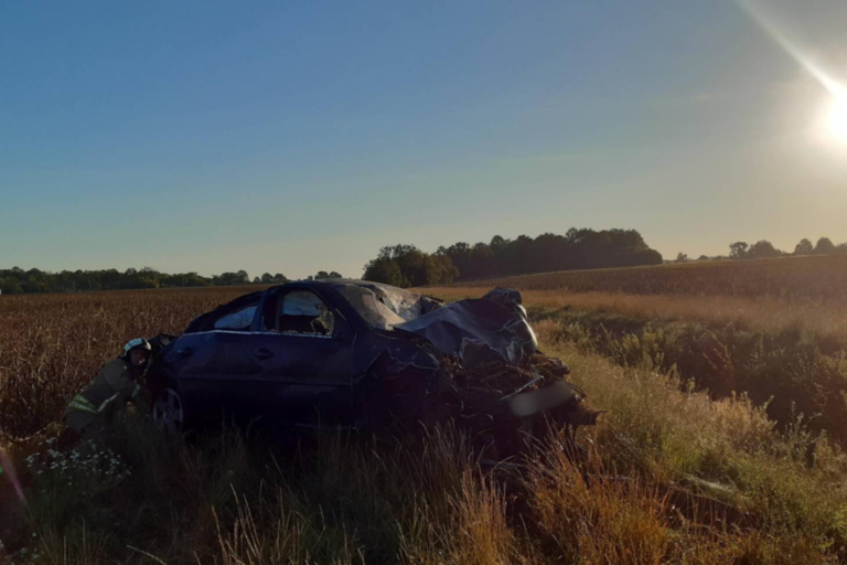 Tragiškas įvykis Kėdainių r.: nuo kelio nuvažiavus automobiliui žuvo vyras