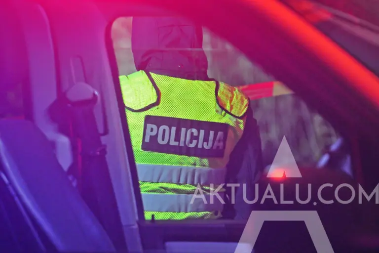 Tragiška nelaimė Šiauliuose: rastas per balkoną iškritusios moters kūnas