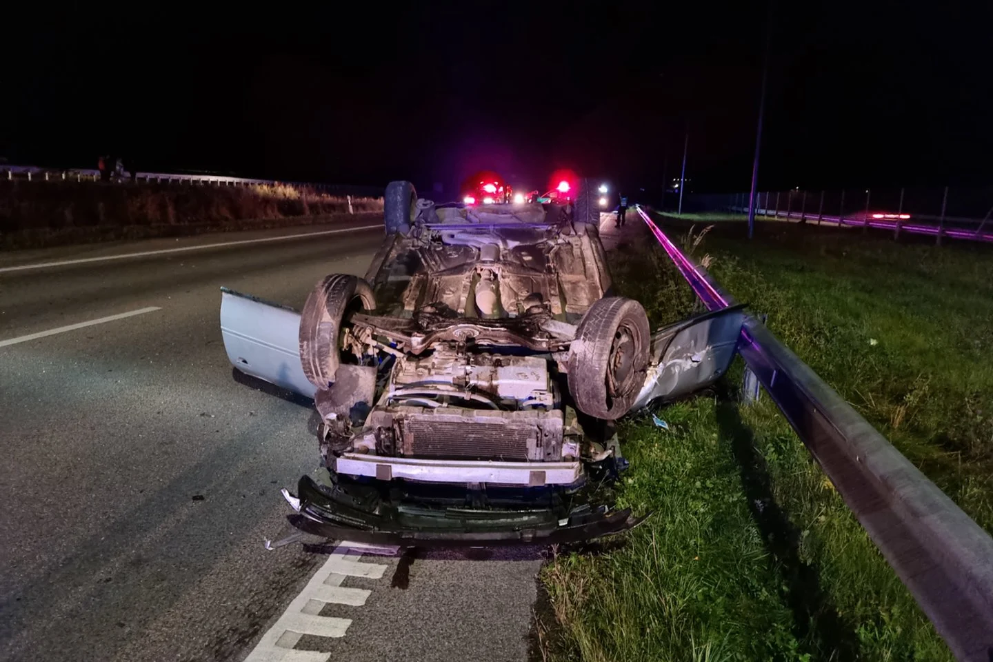 Šiurpi avarija Klaipėdos rajone: apvirtus „Audi“ su jaunimo kompanija, žuvo 23 metų vaikinas