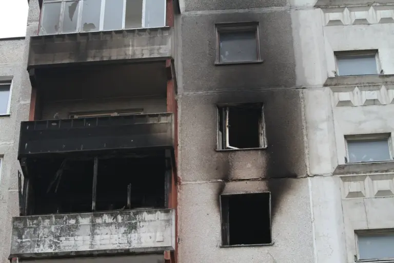 Baisi tragedija Vilniuje priminė košmarą Kaune: už balkono turėklų žmonės laikėsi degančiomis rankomis