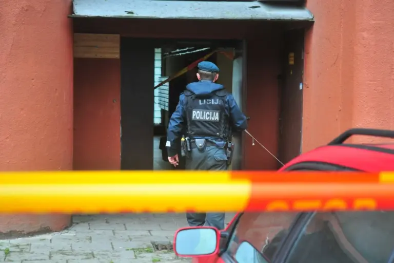 Namo grįžęs vilnietis rado jau atšalusį žmonos kūną