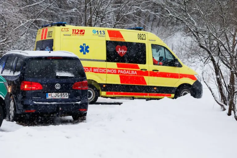 Paaiškėjo daugiau šokiruojančių detalių apie Vilniuje traukino mirtinai partrenktą nepilnametę: mergaitei buvo vos 13 metų