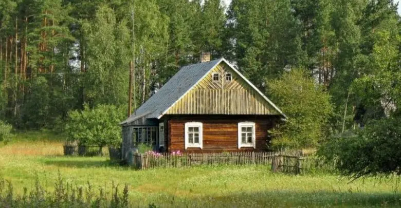 Mes su sese nusprendėme parduoti močiutės namą, bet kai pamačiau, kaip sunkiai ji atsisveikina su namu, man šovė puiki idėja