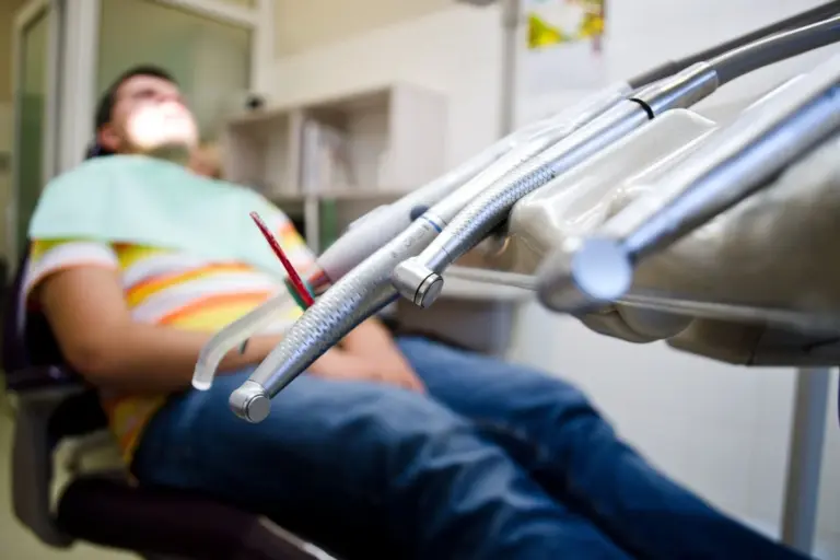Įsidėmėkite: už šias odontologo paslaugas mokėti nereikia