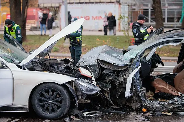 Vilniaus Savanorių prospekte susidūrė bent 3 automobiliai