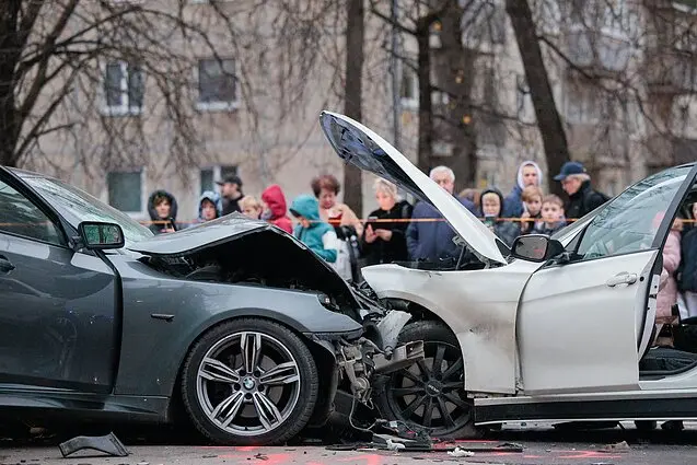 Vilniaus Savanorių prospekte susidūrė bent 3 automobiliai