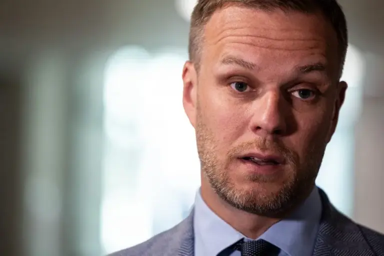 Gabrielius Landsbergis liudijo riaušių byloje: buvau apsuptas minios prie savo kabineto