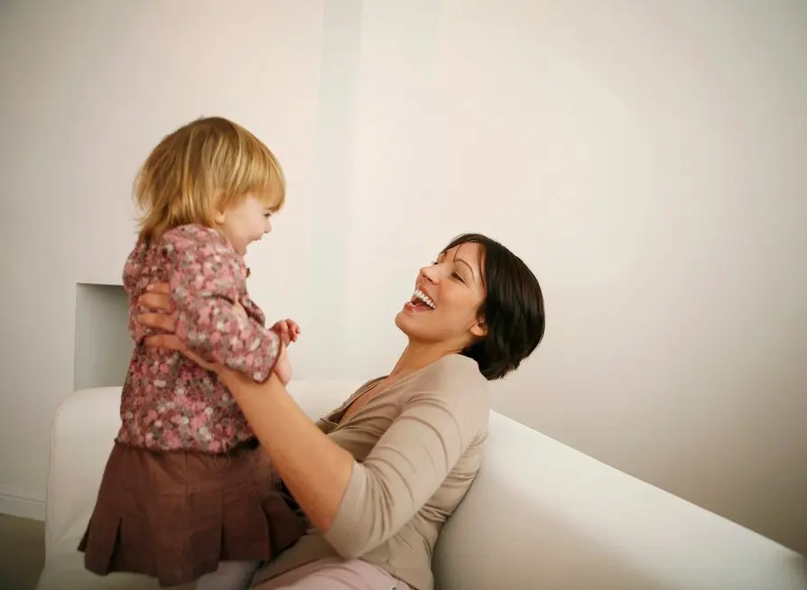 Auklė, tėvai su vaikais, mama, vaikas, vaikai su tėvais, šeima (123rf.com nuotr.) Auklė, tėvai su vaikais, mama, vaikas, vaikai su tėvais, šeima (123rf.com nuotr.)