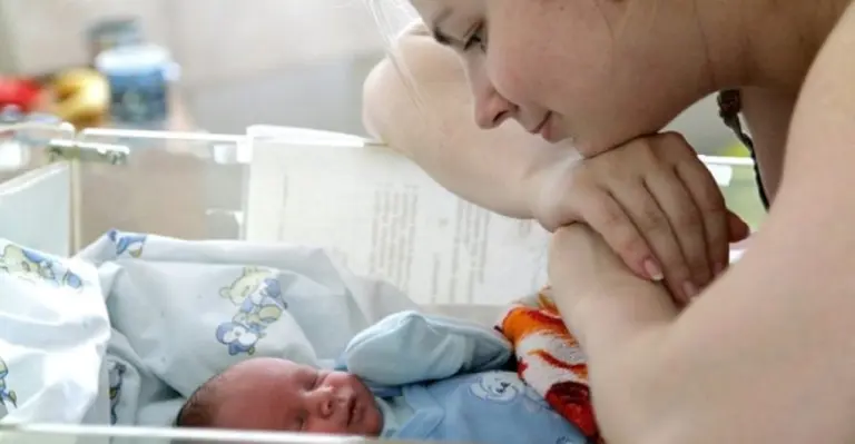 Tai ne mano vaikas,- staiga pagalvojo Irena, pirmąkart paėmusi mažylį ant rankų
