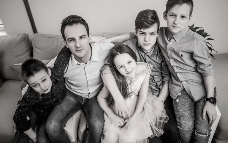 5 vaikus auginantis Mindaugas dažnai klausia Anapilin iškeliavusios žmonos: „Kodėl mane palikai?“