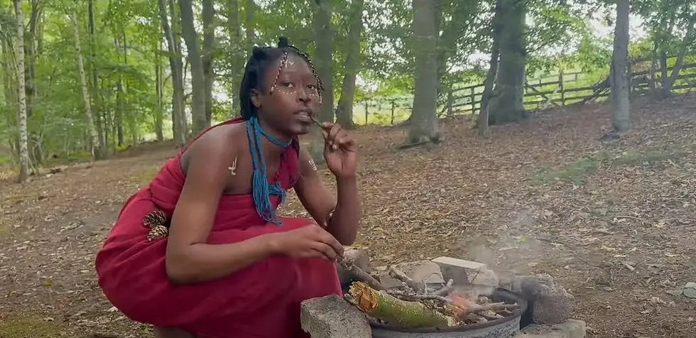Tarnaitė Asnat, kitaip – Kaura Taylor (nuotr. stop kadras) Tarnaitė Asnat, kitaip – Kaura Taylor (nuotr. stop kadras)