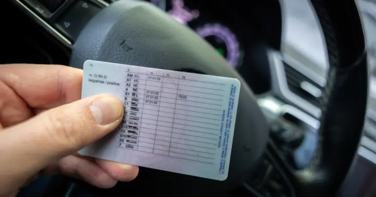 Neatlikę 1 veiksmo liksite be vairuotojo pažymėjimo: štai ką turite padaryti laiku
