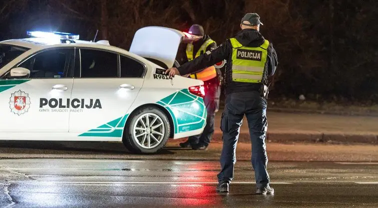 Vievio gyventojo košmaras: norėjo patraukti automobilį, o gavo 4 metus už grotų ir 18 tūkst. eurų baudą
