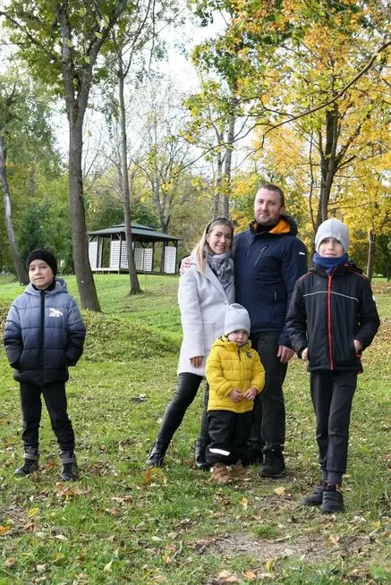 Siaubinga avarija Lietuvoje pasiglemžė mamos ir tėčio gyvybę: dėl likusių 3 vaikų prašo tik vieno (nuotr. asm. archyvo) Siaubinga avarija Lietuvoje pasiglemžė mamos ir tėčio gyvybę: dėl likusių 3 vaikų prašo tik vieno (nuotr. asm. archyvo)