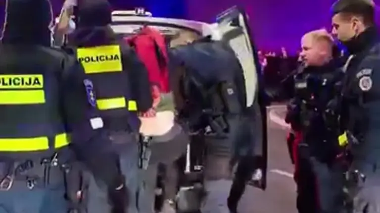 Kauniečiai atskleidė, kaip vyko B. Mikutavičiaus sulaikymas: turėjo dujų, šoko per tvorą