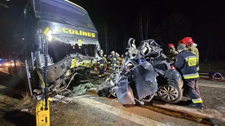 Iš Lietuvos į Berlyną važiavęs autobusas kaktomuša susidūrė su automobiliu, vienas žmogus žuvo