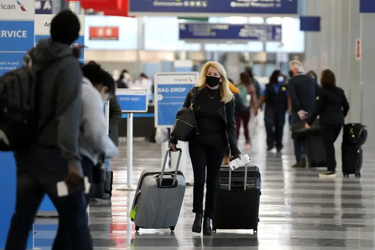 Mirtimi pasibaigusios muštynės oro uoste: darbuotoja nepraleido pasiimti lagamino