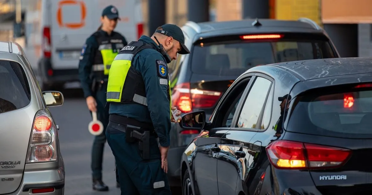 Vairuotojus įspėja: nuo šių kamerų nepasislėpsite, skirs baudą iki 90 eurų