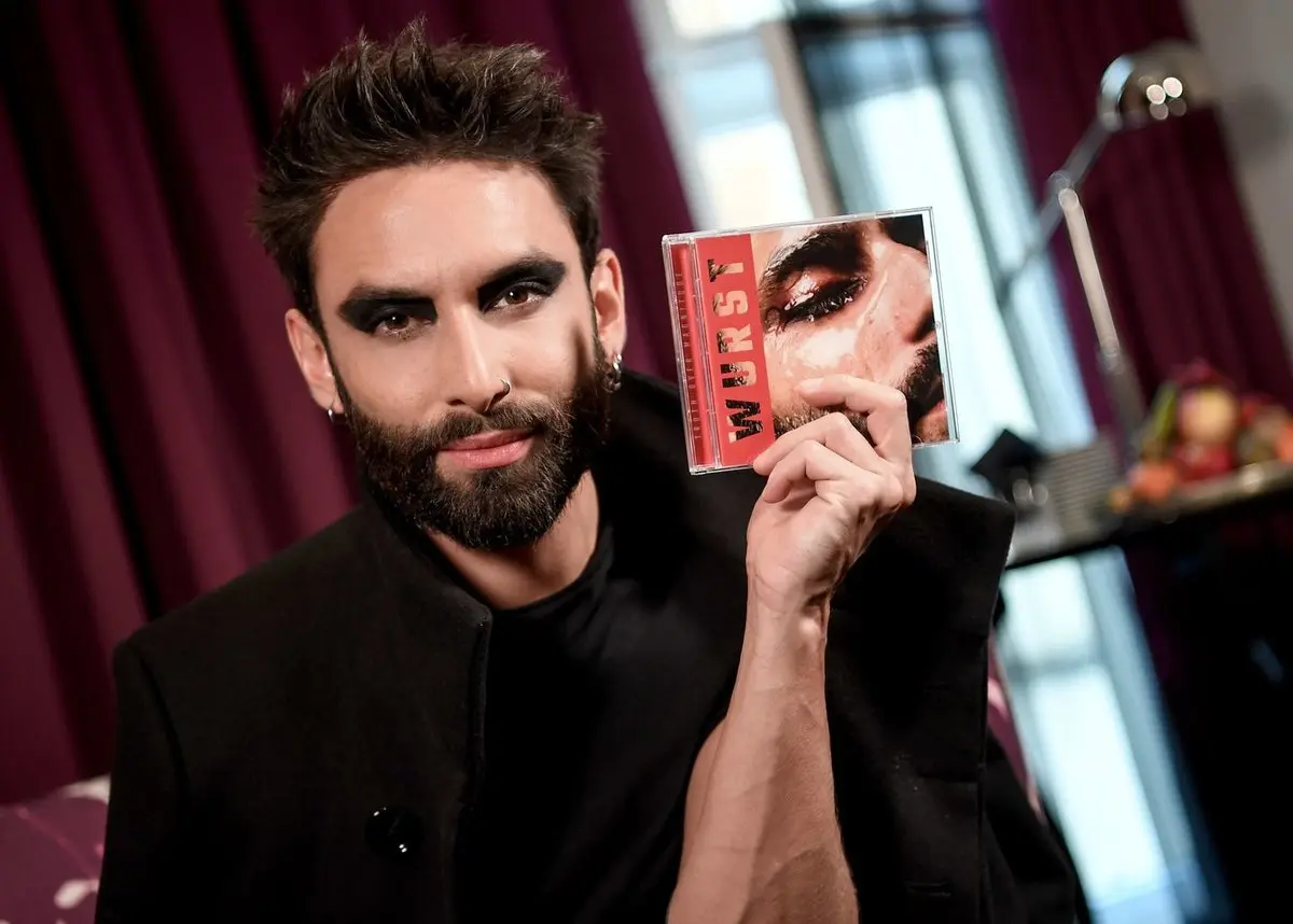 „Eurovizijos“ nugalėtoja Conchita Wurst neatpažįstamai pasikeitė: štai, kaip atrodo dabar