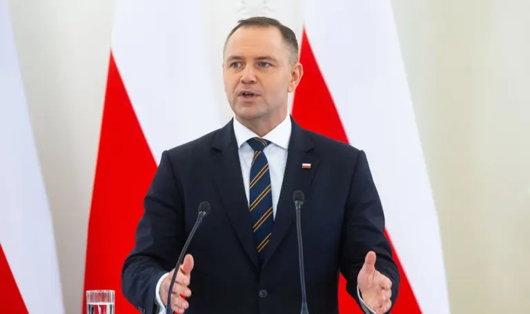Lenkijos prezidentas griežtai atsiliepė apie paramą ukrainiečių pabėgėliams