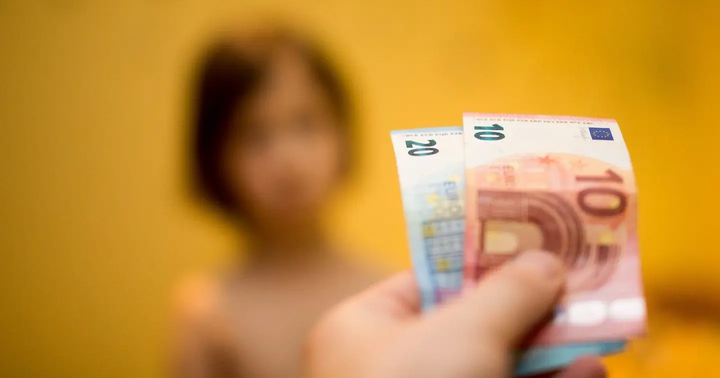 Vaikui išlaikyti – 633 eurai per mėnesį: kiek tėvai ir motinos turi mokėti po skyrybų?
