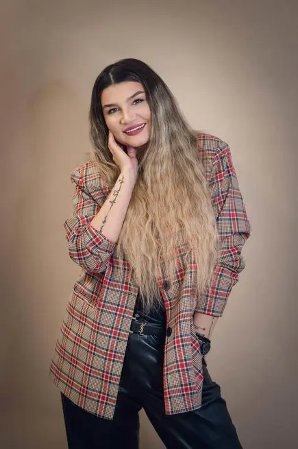 Inga Bagdonaitė ir jos darbai (nuotr. Karolina Povilanskaitė-Zaperackienė) Inga Bagdonaitė ir jos darbai (nuotr. Karolina Povilanskaitė-Zaperackienė)