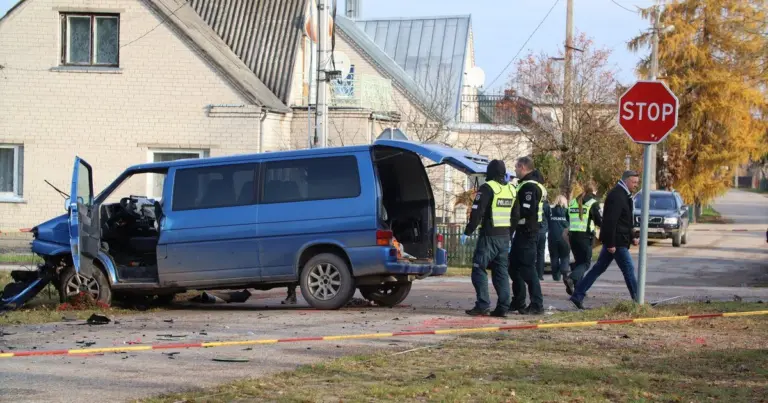 Rūdiškėse per avariją pareigūną pražudęs nepilnametis bus teisiamas už nužudymą