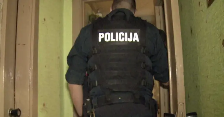 Klyksmus bute išgirdę kaimynai nedelsiant iškvietė policiją: jų nuojauta nemelavo