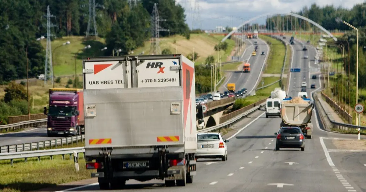 Lietuvoje siūloma turėti mokamų kelių: nuvažiuoti 100 km kainuotų apie 3 eurus