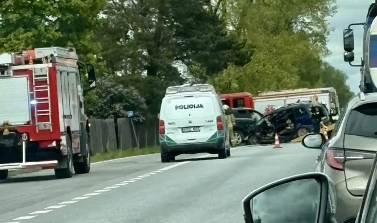 Avarija Šiaulių rajone baigėsi tragiškai – moteris neišgyveno