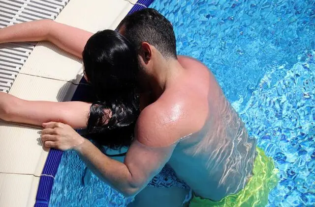 Pamačiusi, ką porelė veikia baseine, Rima neturėjo kur dėti akių: „Likau be žodžių“
