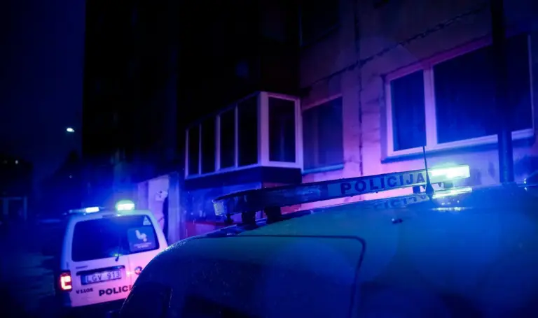 Šiurpus įvykis Vilniuje – daugiabučio namo kieme aptikta negyva 12-metė mergaitė