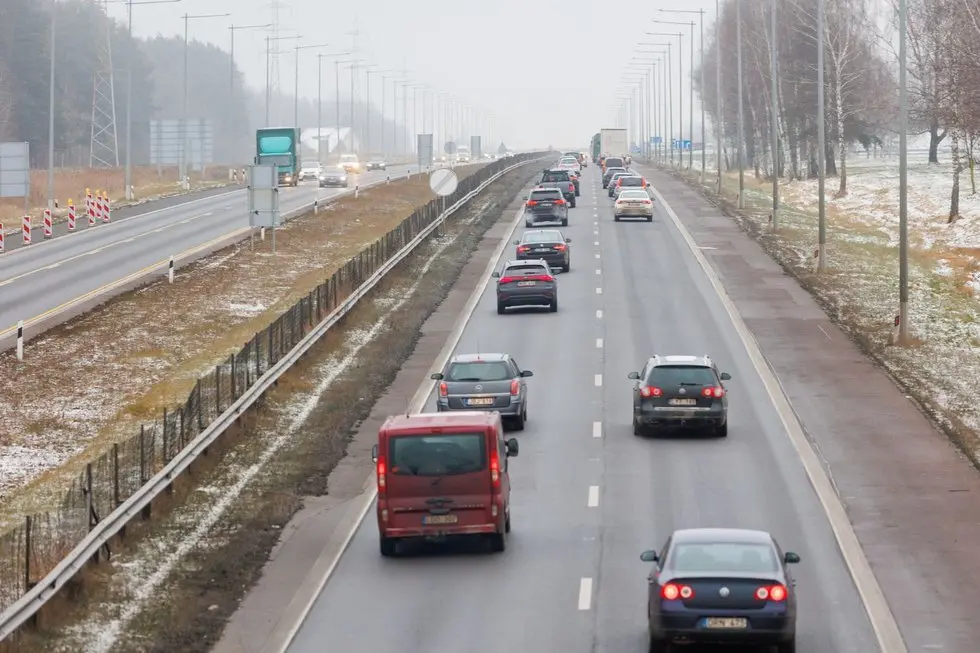 Transportas (Erikas Ovčarenko/ BNS nuotr.) Transportas (Erikas Ovčarenko/ BNS nuotr.)
