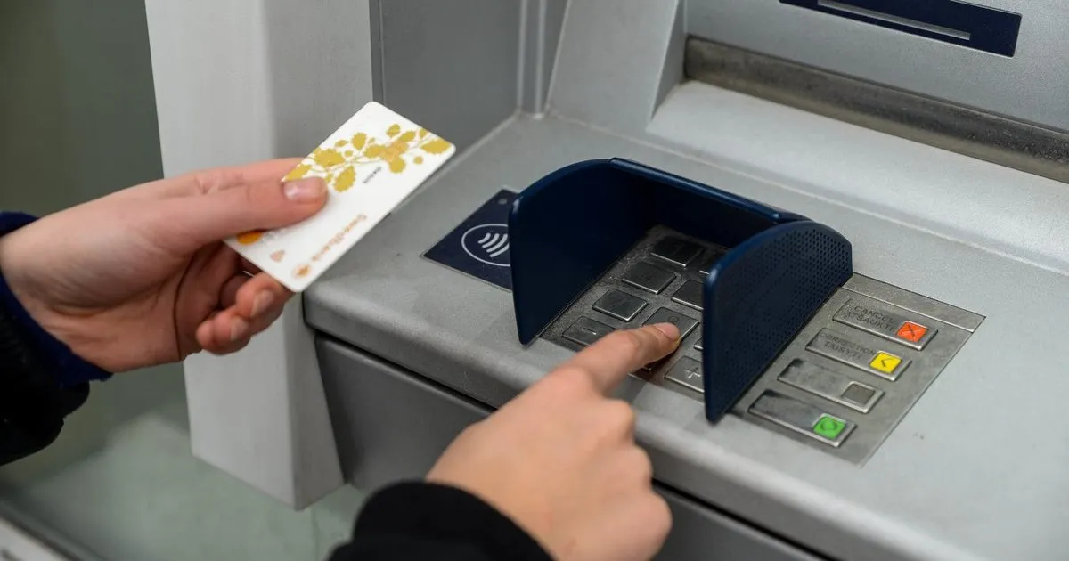 Taupote pinigus grynaisiais? Nenustebkite, jei bankas paprašys pasiaiškinti, iš kur juos gavote
