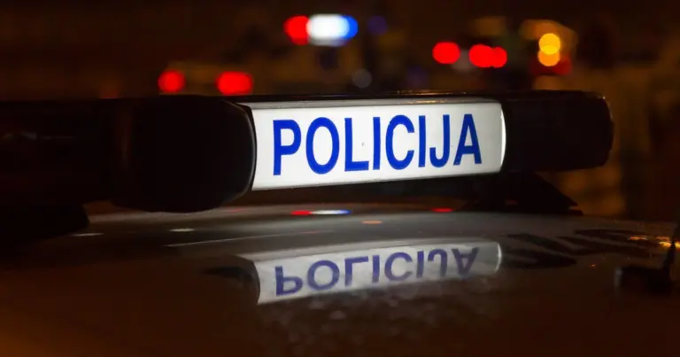 Negalėjo patikėti, ką prie vairo veikia moteris – susidomėjo ir policija: „Šokiruojantis vaizdas“