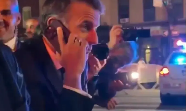 Niujorke – netikėta scena: Macroną sustabdė policija, prezidentas puolė skambinti Trumpui